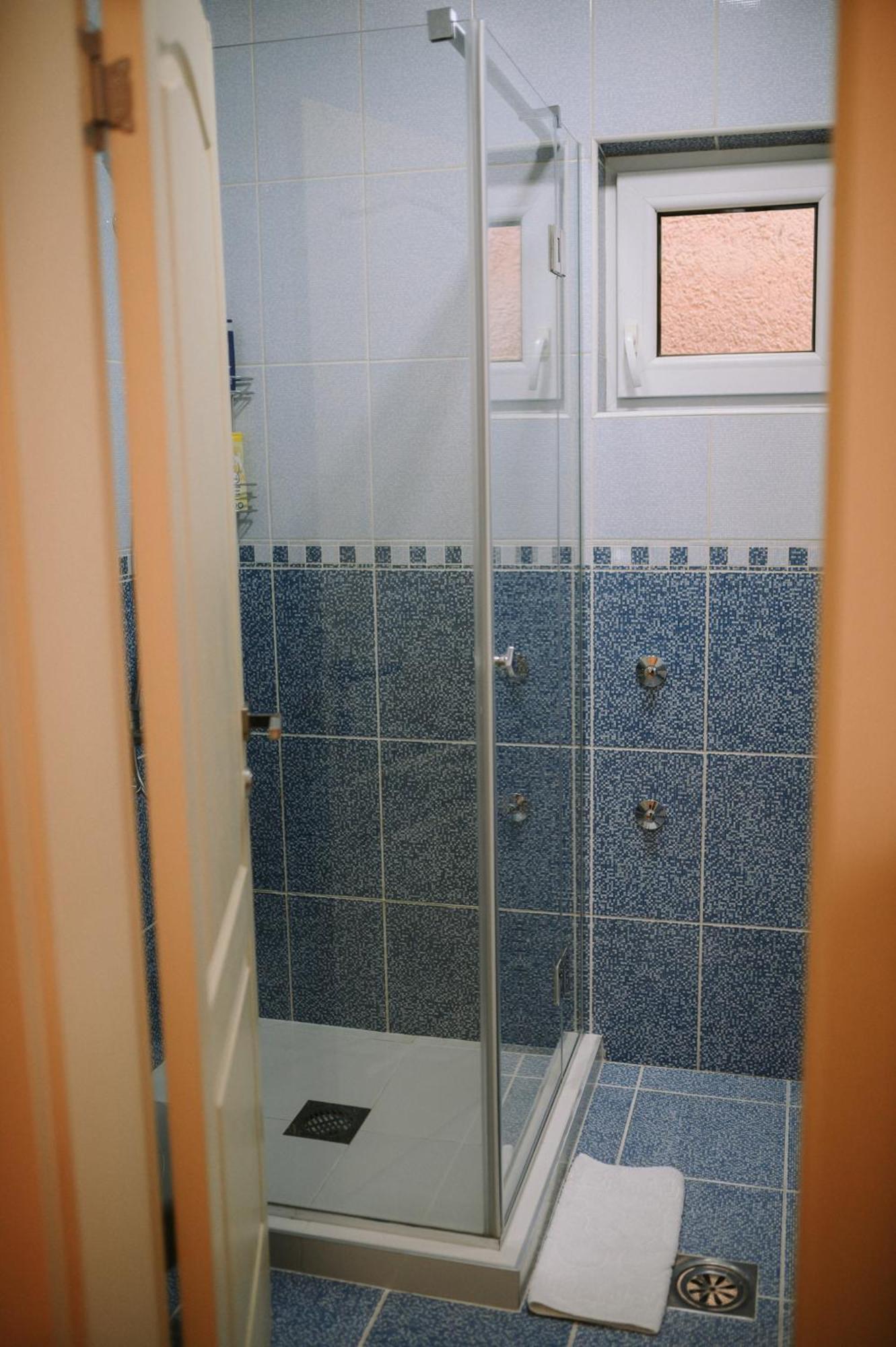Matino Apartments 3 Valjevo Oda fotoğraf